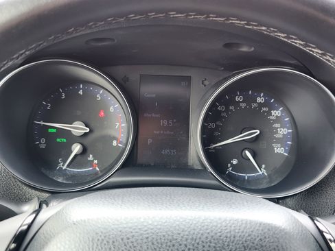 Used 2019 Toyota C-HR XLE FWD image 39