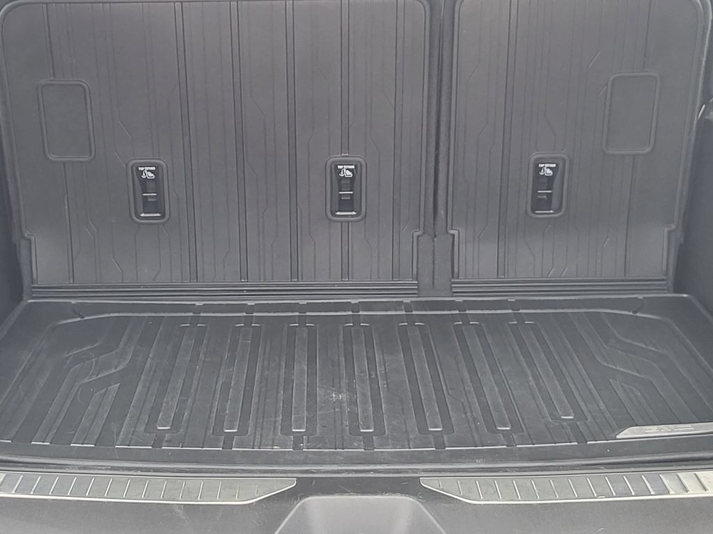 Used 2025 GMC Yukon XL AT4 w/ AT4 Premium Plus Package AWD/4WD image 24