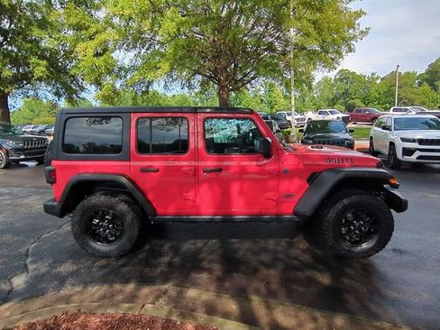 Used 2024 Jeep Wrangler Unlimited AWD/4WD image 6