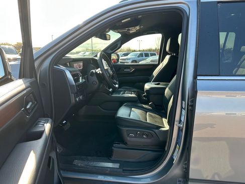 Used 2025 GMC Yukon XL Denali AWD/4WD image 10