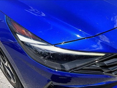 Used 2021 Hyundai Elantra Limited FWD image 31