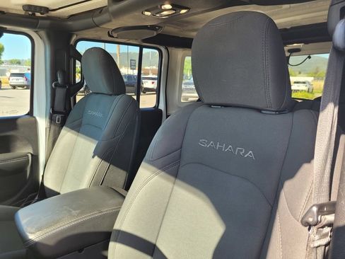 Used 2021 Jeep Wrangler Unlimited Sahara AWD/4WD image 13