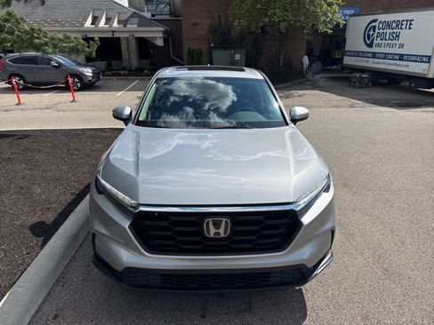 Used 2024 Honda CR-V EX image 4