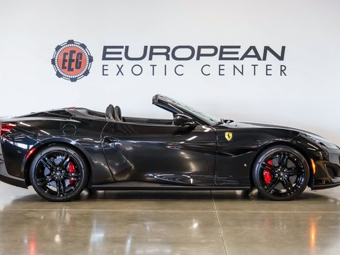 Used 2020 Ferrari Portofino RWD image 15