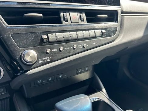 Used 2025 Lexus ES 350 w/ Premium Package FWD image 15