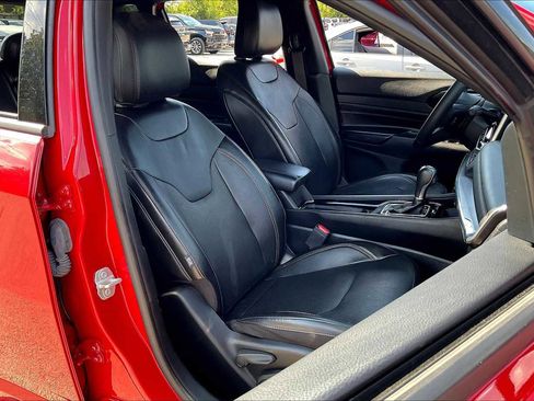 Used 2023 Jeep Compass Limited image 29