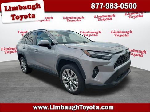 Used 2022 Toyota RAV4 XLE Premium FWD image 1