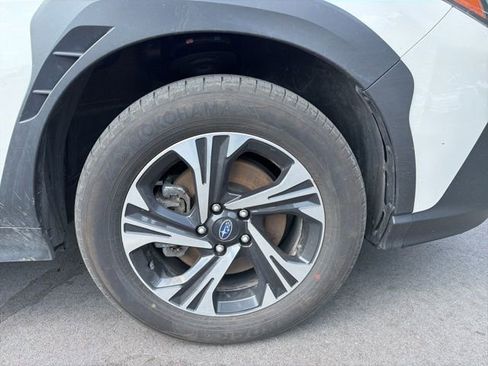 Used 2025 Subaru Crosstrek 2.0i Premium AWD/4WD image 9