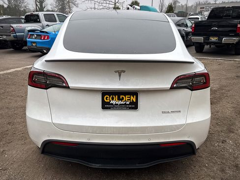Used 2022 Tesla Model Y Performance image 11