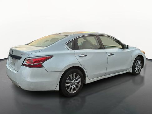 Used 2015 Nissan Altima 2.5 S w/ Power Driver Seat Package FWD image 3
