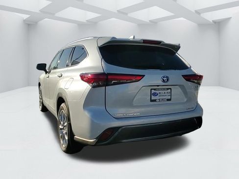 Used 2023 Toyota Highlander Limited image 7