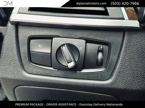 Used 2017 BMW 320i Sedan RWD image 31