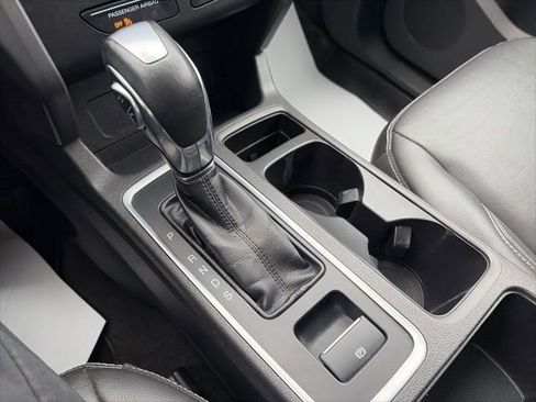 Used 2018 Ford Escape SEL image 16