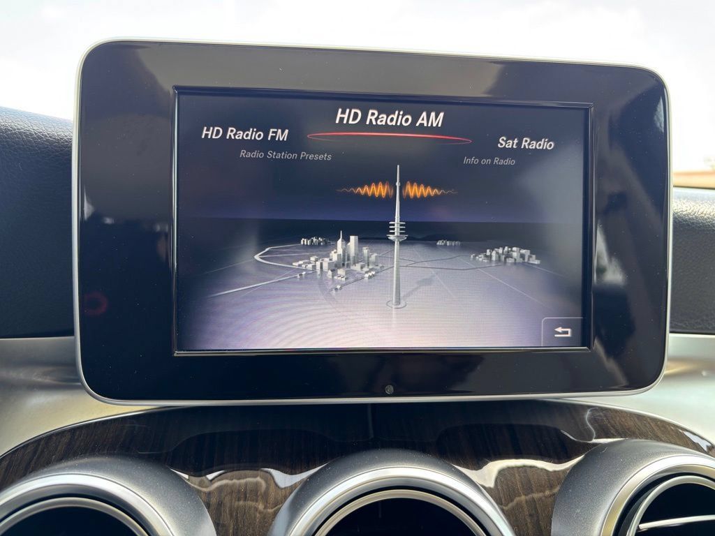 Used 2019 Mercedes-Benz GLC 300 image 10