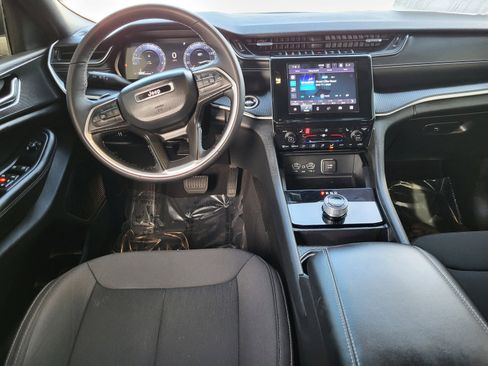 Used 2024 Jeep Grand Cherokee Laredo X w/ Luxury Tech Group I image 18