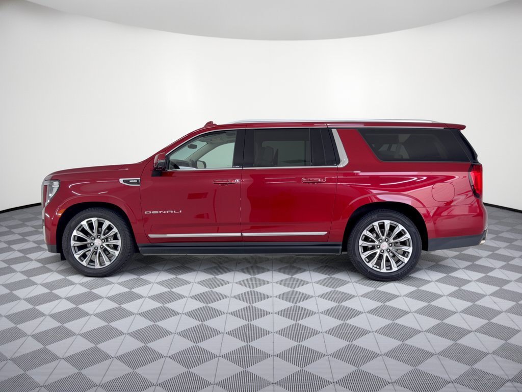 Used 2021 GMC Yukon XL Denali w/ Denali Ultimate Package AWD/4WD image 2