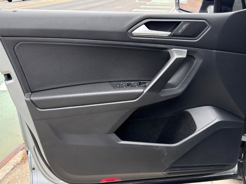 Used 2021 Volkswagen Tiguan SE R-Line image 14