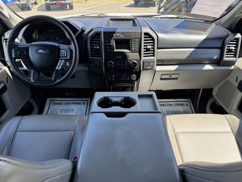Used 2018 Ford F250 XL w/ Power Equipment Group AWD/4WD image 13