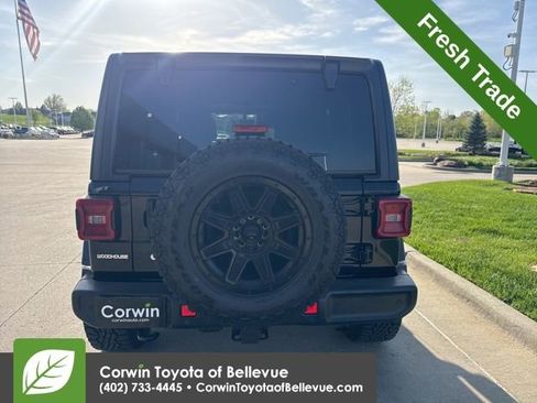 Used 2018 Jeep Wrangler Unlimited Sahara AWD/4WD image 5