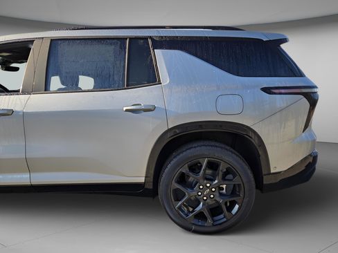 New 2026 Chevrolet Traverse RS w/ LPO, Floor Liner Package image 25
