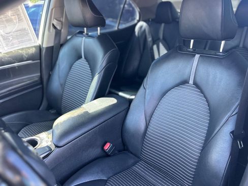 Used 2021 Toyota Camry SE FWD image 15