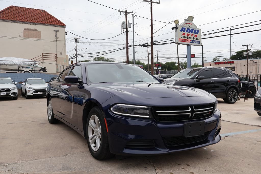 Used 2016 Dodge Charger SE RWD image 1