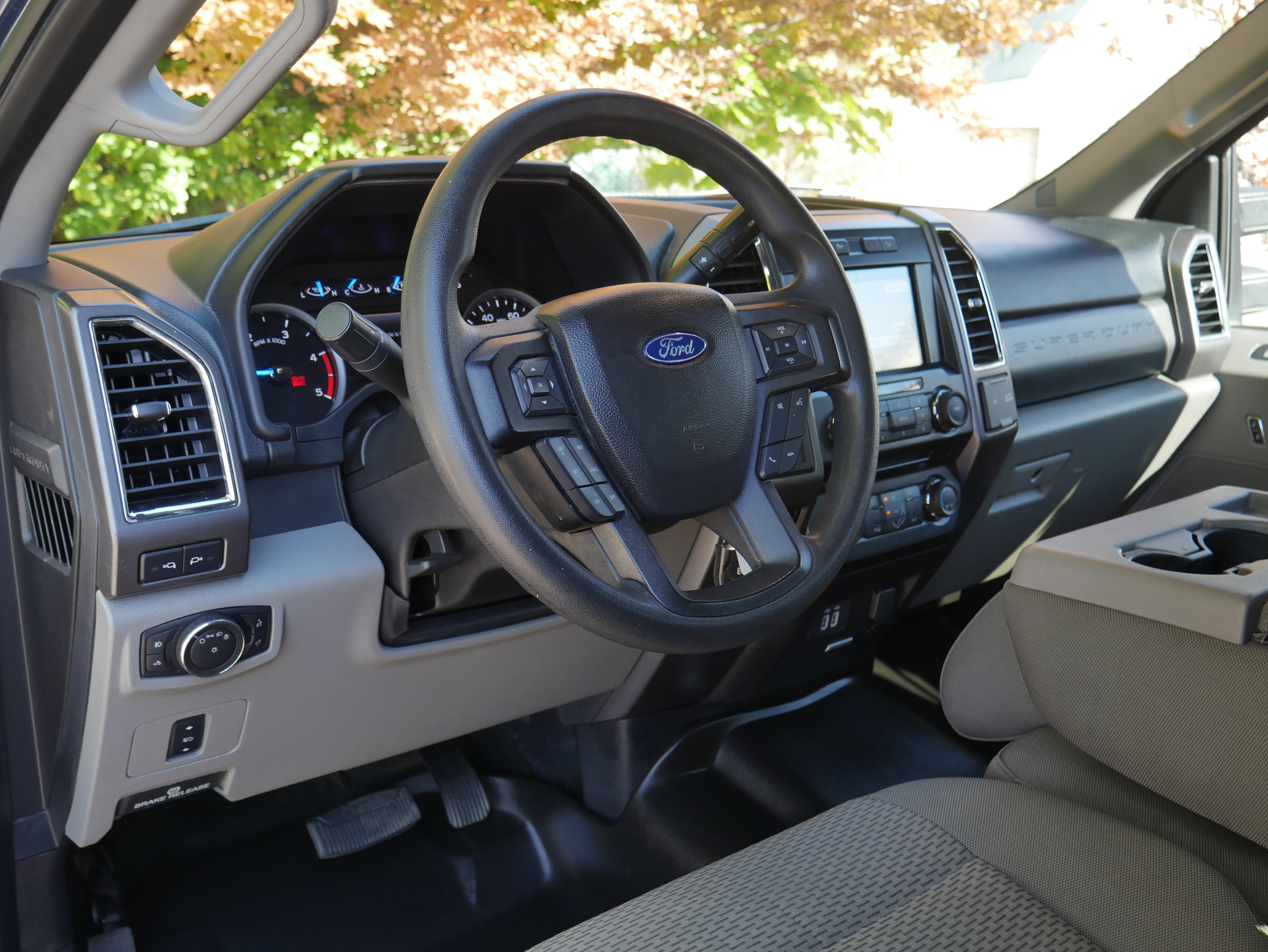 Used 2017 Ford F250 XLT w/ XLT Premium Package AWD/4WD image 4