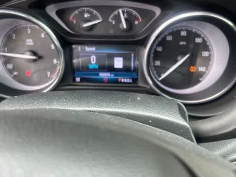 Used 2019 Buick Envision Essence FWD image 3