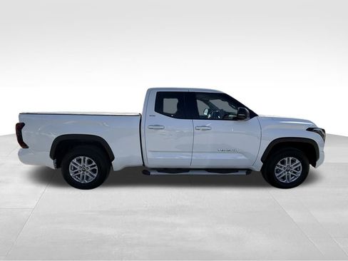 Used 2022 Toyota Tundra SR5 w/ SR5 Premium Package image 9