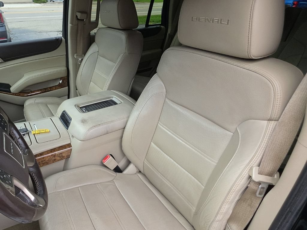 Used 2016 GMC Yukon Denali w/ Open Road Package AWD/4WD image 27