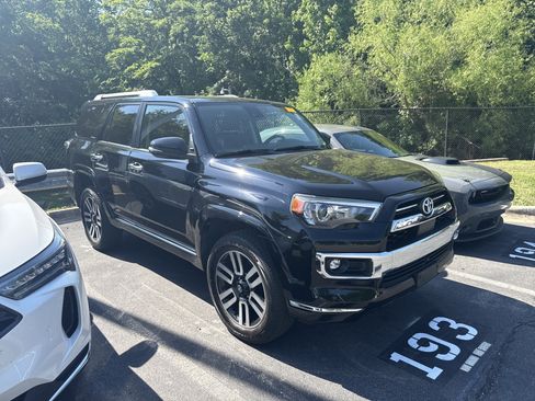 Used 2022 Toyota 4Runner Limited AWD/4WD image 5