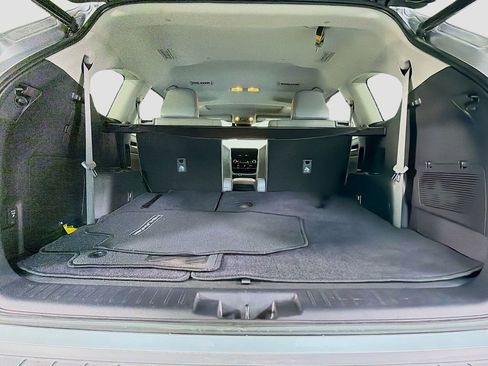 Used 2023 Toyota Highlander Limited image 30