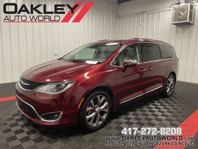 Used 2019 Chrysler Pacifica Limited w/ Tire & Wheel Group