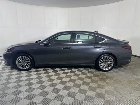 Used 2023 Lexus ES 300h Ultra Luxury w/ Accessory Package (Z2) FWD image 4