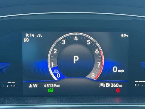 Used 2022 Volkswagen Tiguan SE R-Line image 9