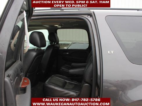 Used 2010 Chevrolet Suburban LT w/ Luxury Package image 7