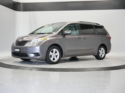 Used 2016 Toyota Sienna LE