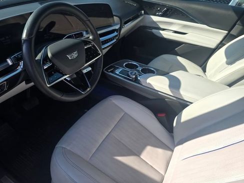 Used 2024 Cadillac Lyriq Luxury AWD/4WD image 22