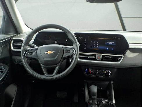 Certified 2025 Chevrolet TrailBlazer LS w/ LS Convenience Package FWD image 10