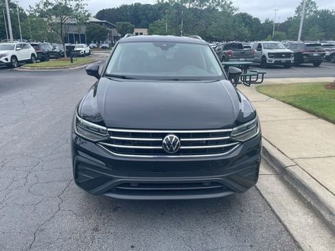 Used 2024 Volkswagen Tiguan SE FWD image 4