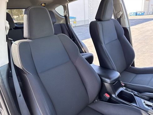 Used 2013 Toyota RAV4 XLE FWD image 37