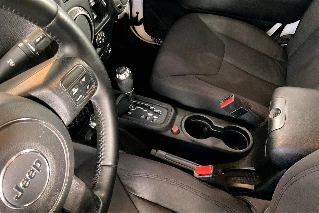Used 2013 Jeep Wrangler Unlimited Sport AWD/4WD image 16
