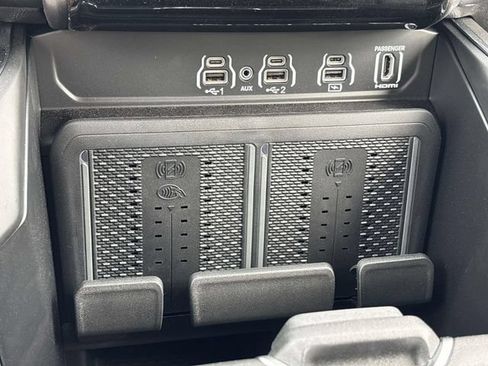 New 2026 RAM 1500 Laramie AWD/4WD image 13