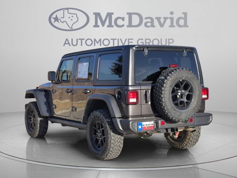 Used 2025 Jeep Wrangler Unlimited Sport AWD/4WD image 4