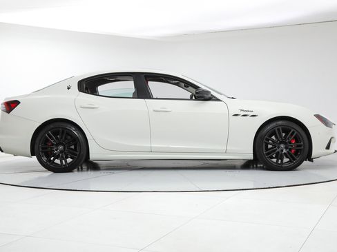 Certified 2023 Maserati Ghibli Modena RWD image 6