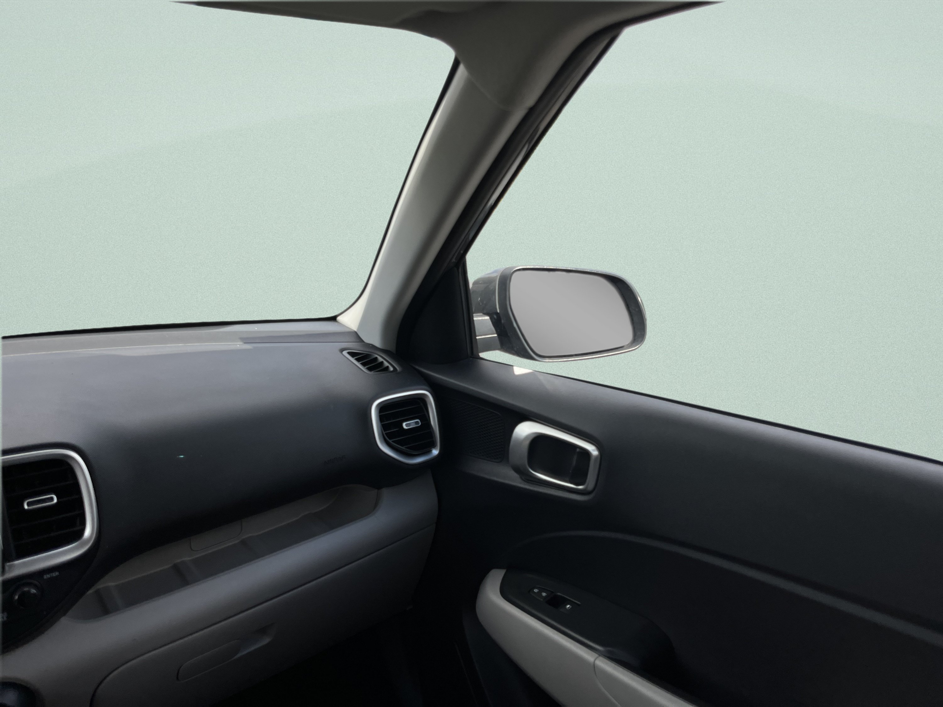 Used 2025 Hyundai Venue SEL FWD image 29