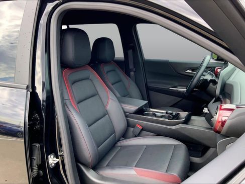 Used 2026 Chevrolet Equinox RS w/ Convenience Package III FWD image 9