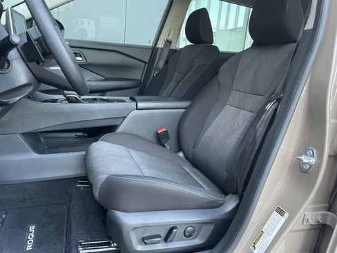 Certified 2024 Nissan Rogue SV image 10