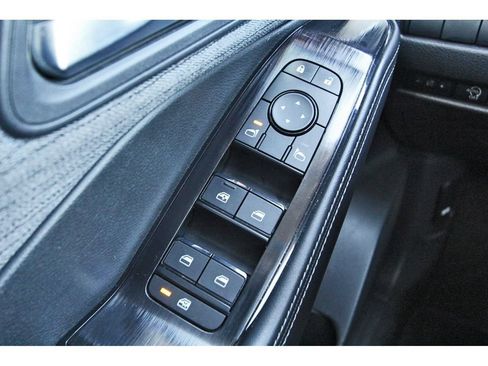 Used 2023 Nissan Rogue SV FWD image 20