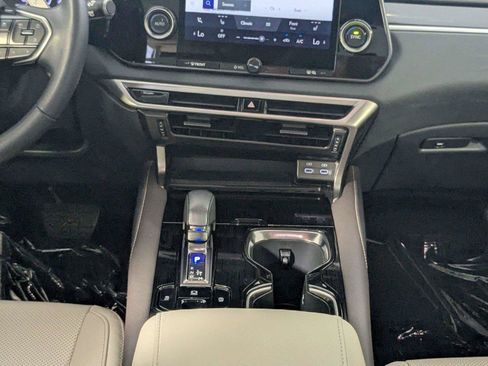 Used 2024 Lexus RX 350 FWD w/ Technology Package image 42
